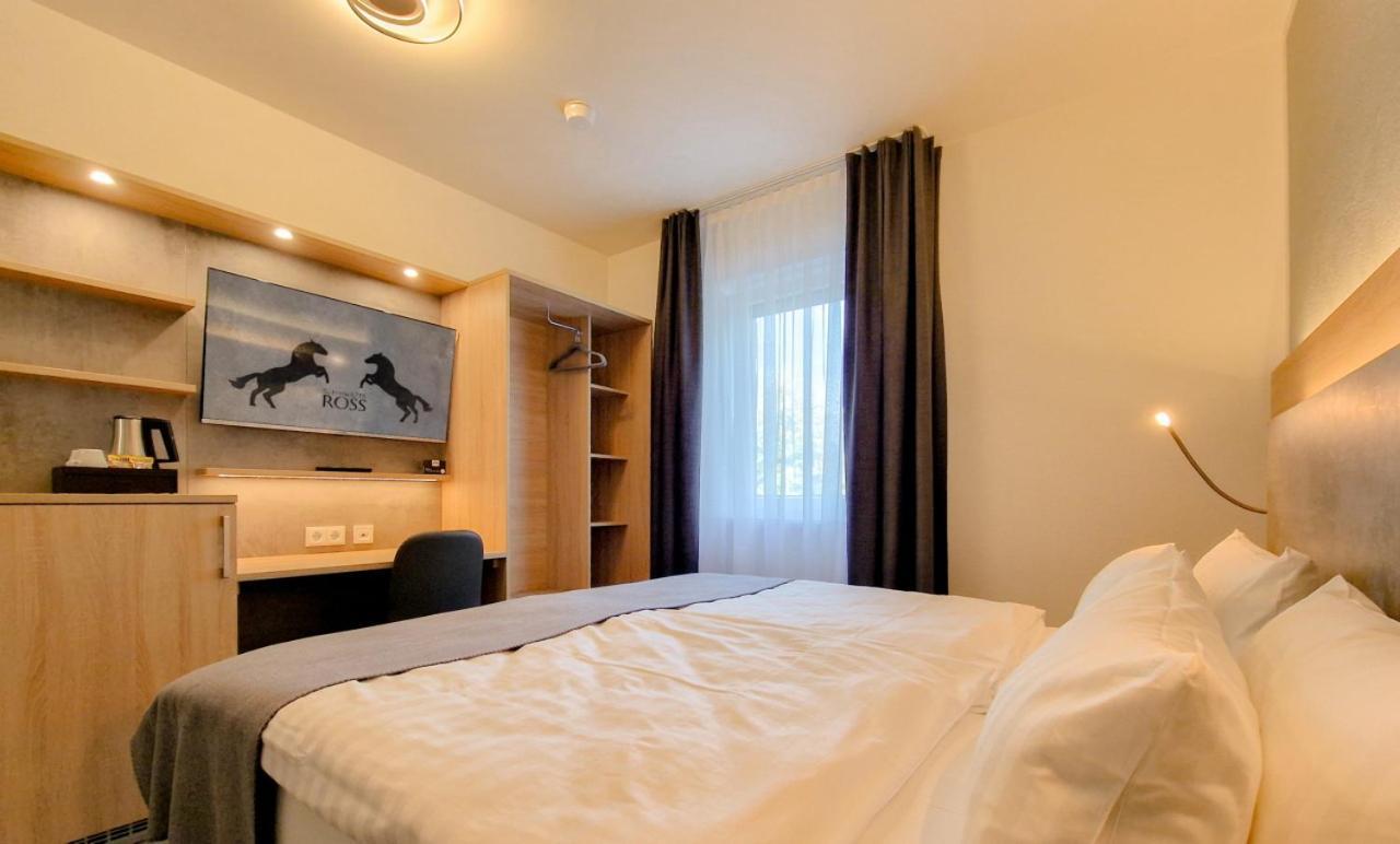 Hotel Schwarzes Ross Ganderkesee Buitenkant foto